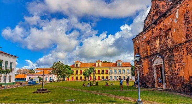 imagem de ruína no centro histórico da cidade de alcântara