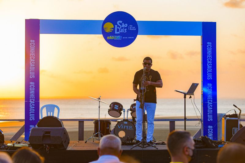 Show sendo realizado durante o projeto "São Luís Pôr do Sol Musical"