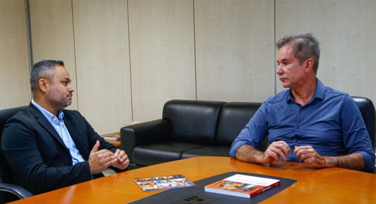 O secretário de Estado da Fazenda, Marcellus Alves, com o auditor Fiscal, Gustavo de Souza de Oliveira Victorio (Foto: Divulgação)
